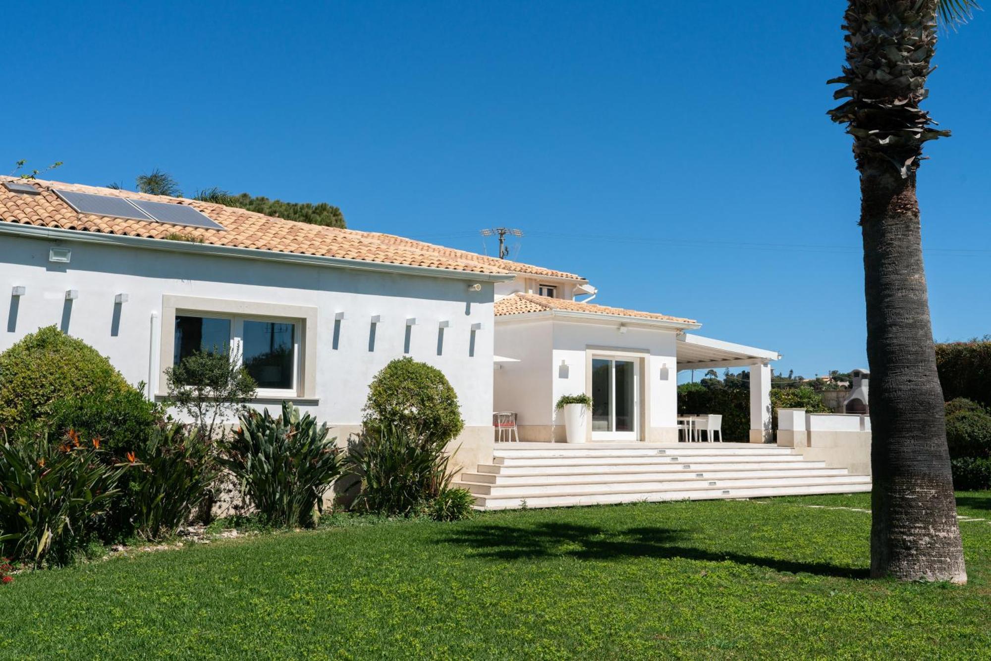 Villa Elena By Ortigia Apartments فانوسا المظهر الخارجي الصورة